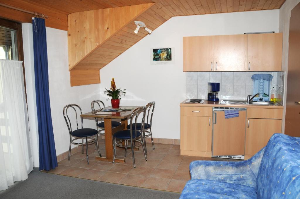 Apartments Pod Rodico Bohinjska Bistrica Pokoj fotografie